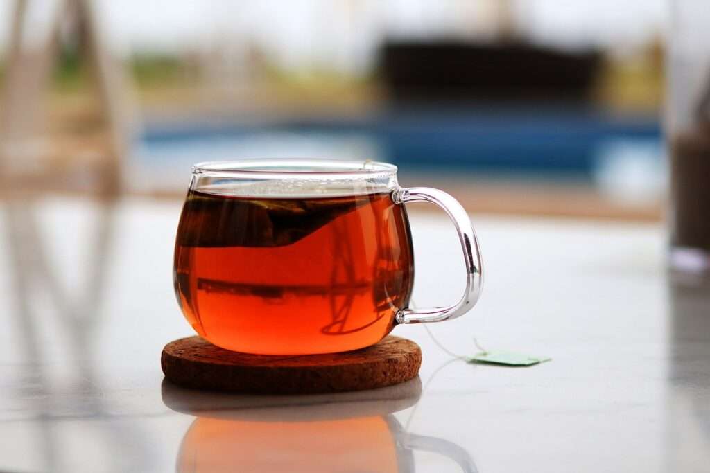 Mezei zsurló tea készítése otthon lépésről lépésre, mezei zsurló tea fogyasztása, gyógyhatása, ellenjavallatok, mezei zsurló, kerttipp.hu, kerttipp